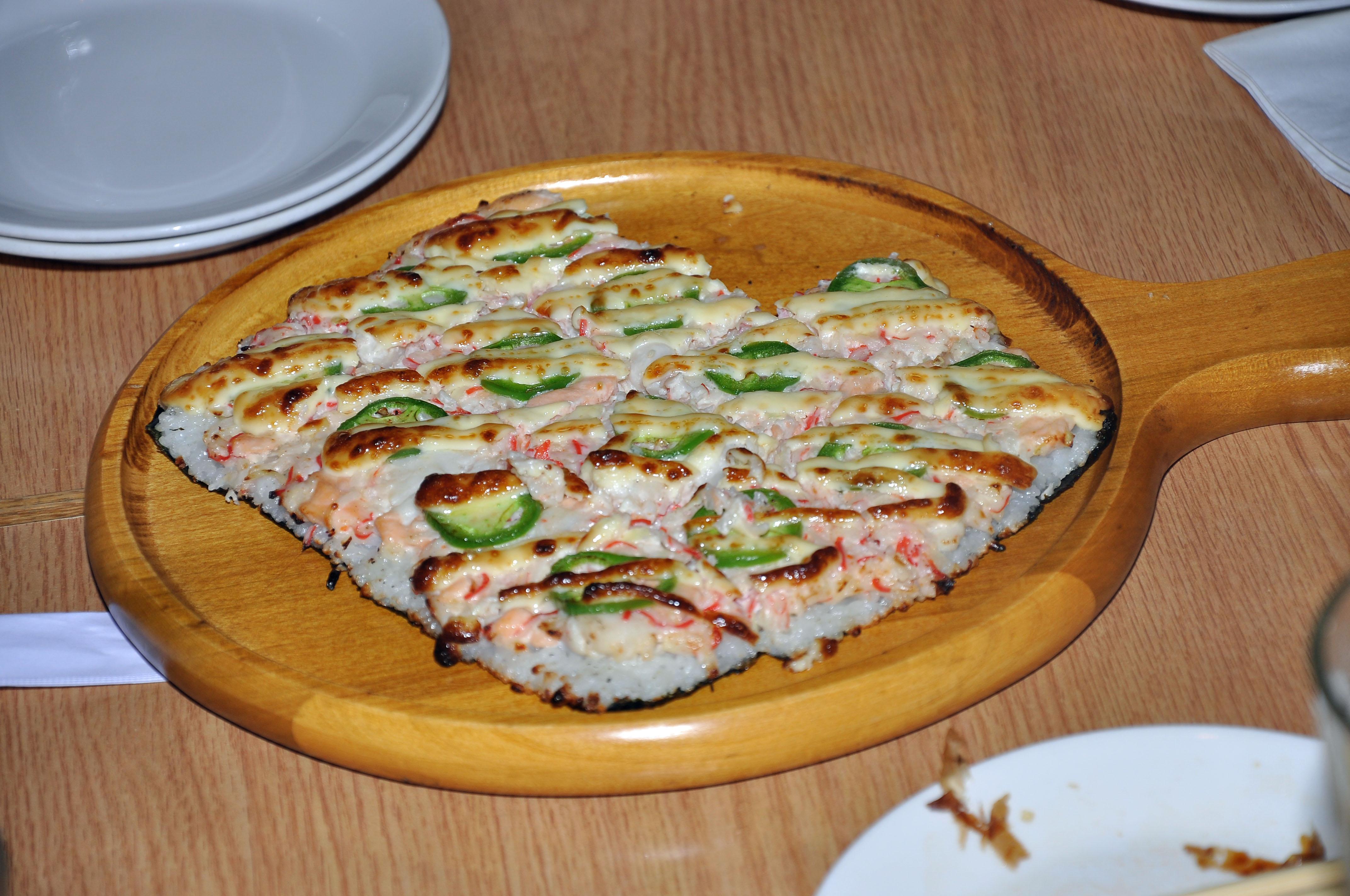 Sushi_Pizza_from_Shokudo.jpg