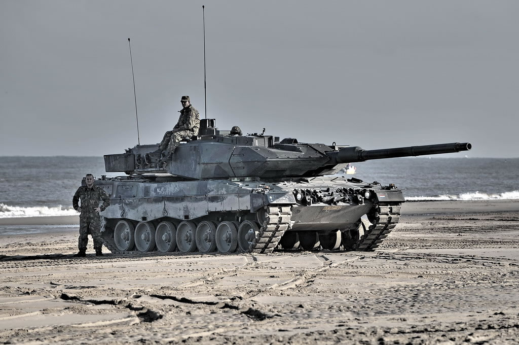 Dutch-Leopard-2A6-Tank.jpg